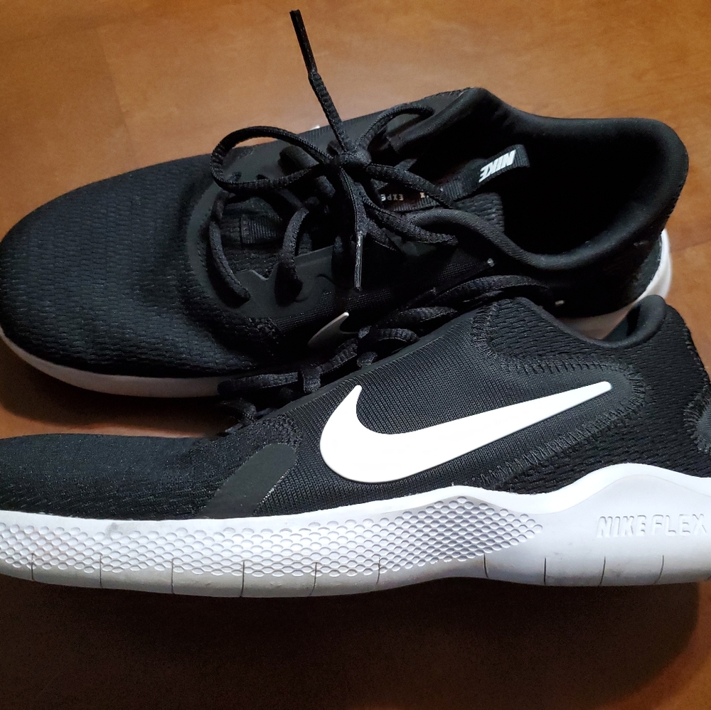 Nike flex size 9